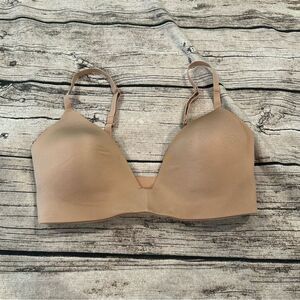 SKIMS Beige Seamless Wireless Bra Size 32D